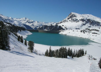 winter skiurlaub hotel an der skipiste in galtür schneeschuh